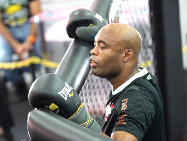 Anderson Silva treino academia Team Nogueira (Foto: Divulgação)