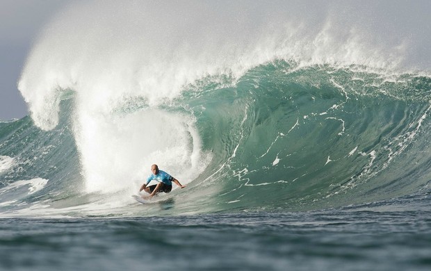 surfe Kelly Slater nas quartas do Pipeline Masters (Foto: ASP)