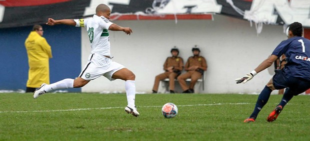 Alex Coritiba Atlético-PR Santos (Foto: Divulgação / Site oficial do Coritiba)