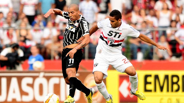 Emerson jogo Corinthians São Paulo Paulista (Foto: Marcos Ribolli / Globoesporte.com)