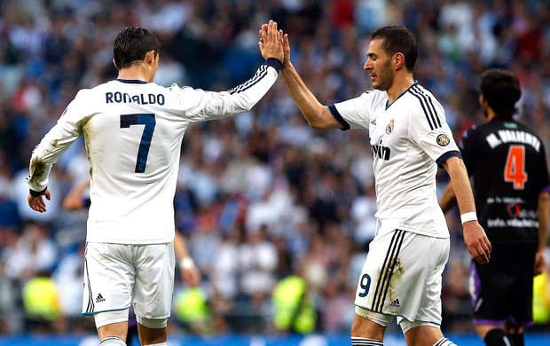 Benzema jogo Real Madrid Valladolid (Foto: Reuters)