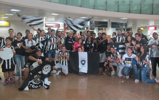 Desembarque Botafogo Maceió (Foto: Fred Huber)