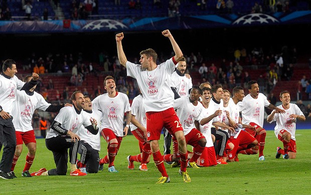 Bayern comemoração Barcelona final Liga (Foto: Reuters)