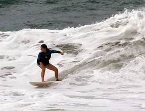 Maya Gabeira surfe rio de janeiro zona de impacto (Foto: Reprodução SporTV)