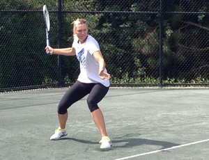 Maria Sharapova treino saibro (Foto: Reprodução / Facebook)