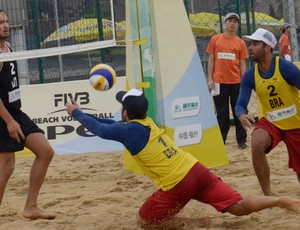 Bruno Schmidt e Pedro Solberg  volei de praia (Foto: FIVB)