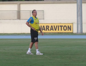 Oswaldo de Oliveira treino Botafogo (Foto: Thales Soares)