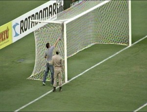 abelhas arena castelão ceará icasa (Foto: Reprodução/TV Verdes Mares)