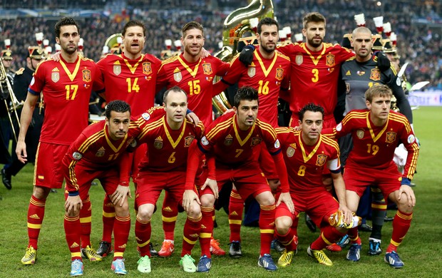 Espanha posa para foto contra França (Foto: Getty Images)