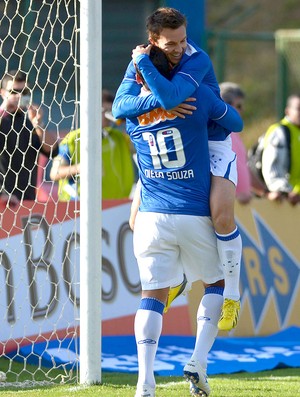 Dagoberto Diego Souza gol Cruzeiro Tupi (Foto: Douglas Magno / Agência Estado)