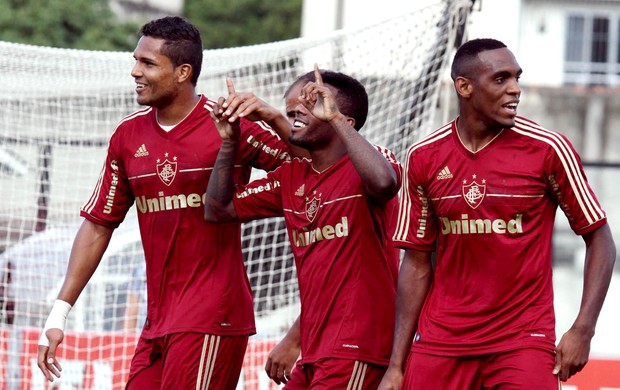 Rhayner gol Fluminense Bangu (Foto: Ricardo Ayres / Photocamera)