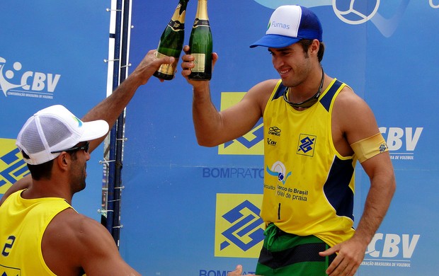 vôlei de praia Pedro Solberg e Bruno Schmidt Brasília  (Foto: Helena Rebello)