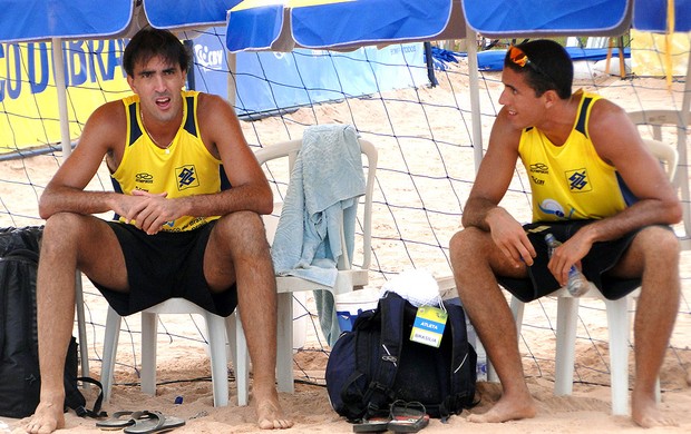 Rodrigão treino vôlei de praia Brasília (Foto: Helena Rebello)