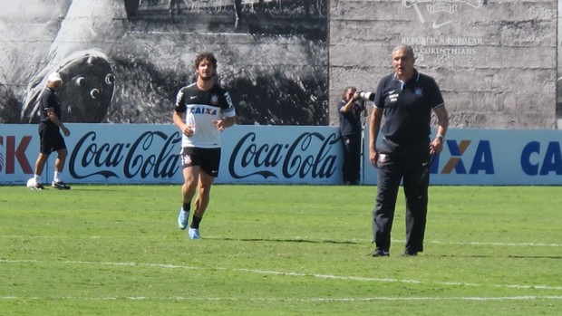 Pato tite Corinthians (Foto: Diego Ribeiro)