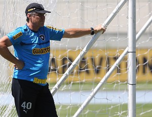 OSWALDO OLIVEIRA treino botafogo (Foto: Satiro Sodré / AGIF)