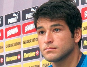 Lodeiro na entrevista do Botafogo (Foto: Fred Huber)