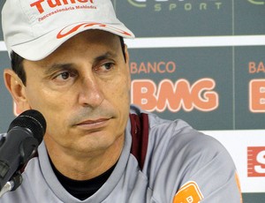 Paulo Comelli técnico do América-MG (Foto: Fernando Martins)