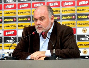 Maurício Assumpção coletiva Botafogo (Foto: Thales Soares)