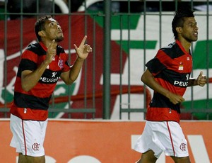 Hernane comemora, Flamengo x Fluminense (Foto: Ivo Gonzalez/Agência O Globo)