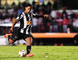 Ronaldinho Gaucho São Paulo x Atlético-MG (Foto: Marcos Ribolli / Globoesporte.com)