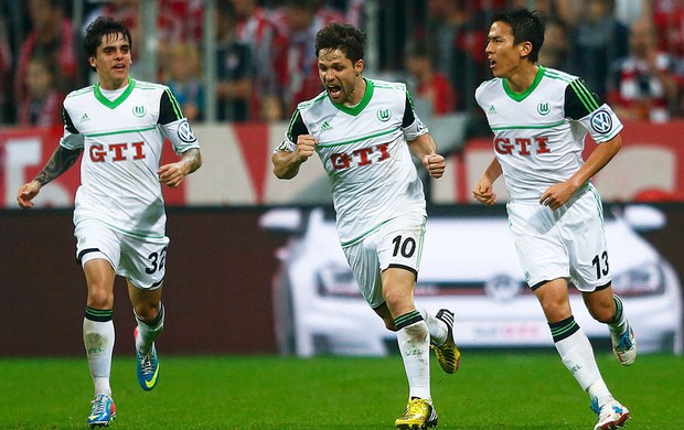 Diego gol Wolfsburg jogo Bayern de Munique (Foto: Reuters)