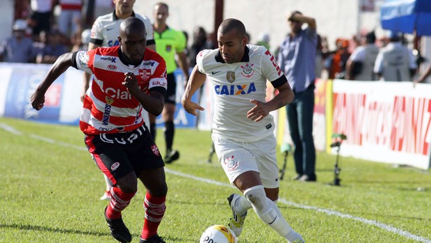 Emerson Sheik, Linense x Corinthians (Foto: Fernando Calzzani/Agência Estado)