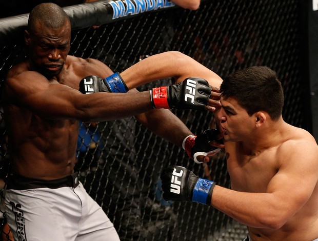 MMA - UFC - Kelvin Gastelum acerta Uriah Hall (Foto: Getty Images)