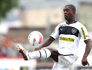 Seedorf jogo Botafogo Friburguense (Foto: Satiro Sodré / Agif)