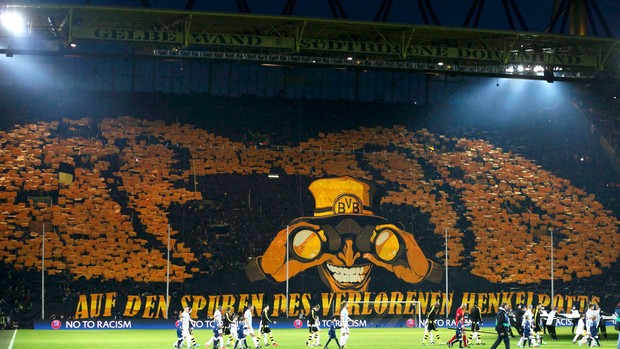 Torcida Mosaico Borussia Dortmund x Málaga (Foto: Reuters)