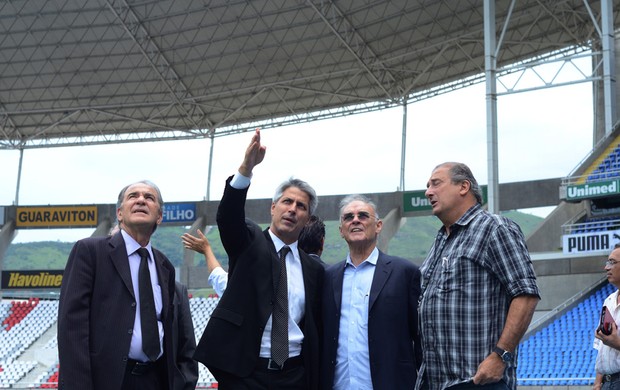 Vistoria Engenhão assessoria deputado Molon, diretor executivo do Botafogo, Sergio Landau (Foto: Fernando Rabelo)