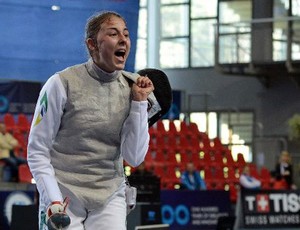 Gabriela Cecchini é bronze no Mundial cadete de esgrima (Foto: Divulgação/FIE)