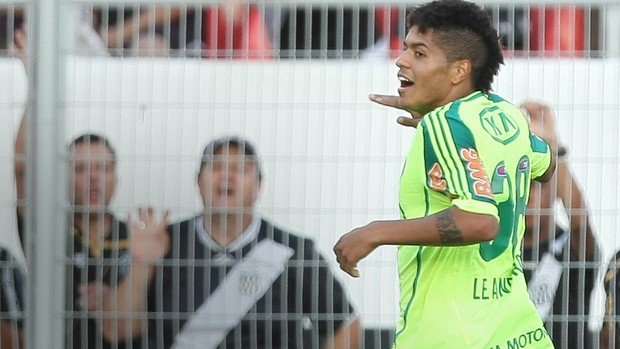 leandro palmeiras x ponte preta (Foto: Cesar Greco/Foto Arena/Agência Estado)