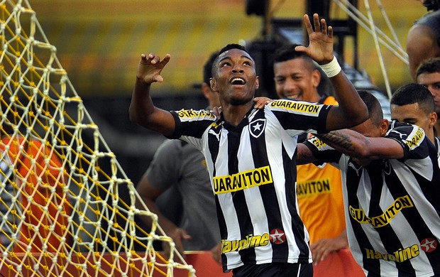 vitinho botafogo x olaria (Foto: Fabio Castro/Agif)