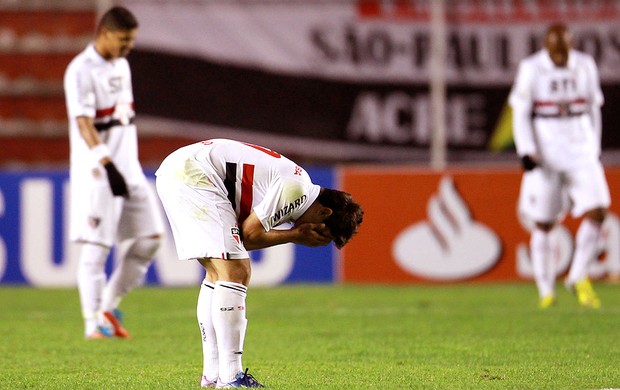 Osvaldo derrota São Paulo The Strongest (Foto: AP)