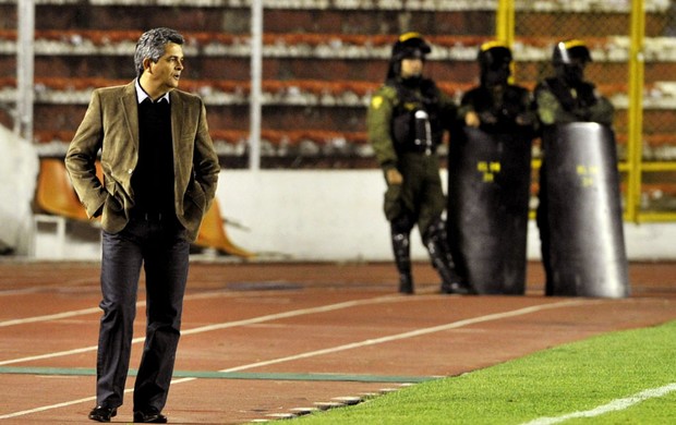 Ney Franco jogo São Paulo The Strongest (Foto: AFP)