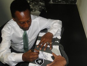 Pelé camisa do botafogo (Foto: Divulgação BFR)