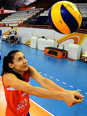 Sheilla vôlei treino Osasco (Foto: Marcos Ribolli / Globoesporte.com)