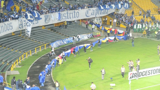 Bandeira Millonarios x Corinthians (Foto: Diego Ribeiro / globoesporte.com)