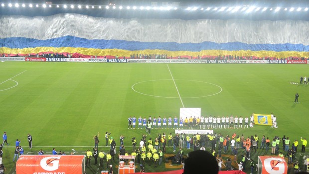 Bandeira Millonarios x Corinthians (Foto: Diego Ribeiro / globoesporte.com)