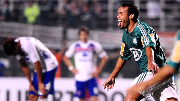 Charles comemora, Palmeiras x Tigre (Foto: Marcos Ribolli)