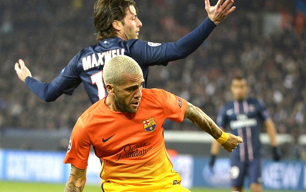 Daniel Alves  jogo PSG Barcelona (Foto: EFE)