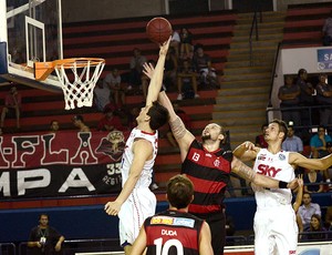 basquete Pinheiros e Flamengo NBB (Foto: Ícaro Limaverde / Divulgação)