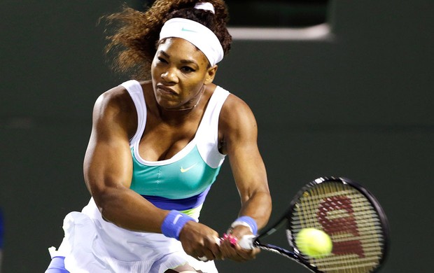 Serena Williams tênis contra Agnieszka Radwanska (Foto: AP)