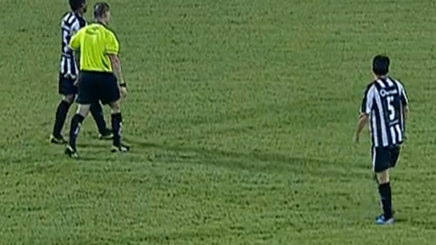 União Barbarense, duas camisa 5 em campo (Foto: Reprodução SporTV)