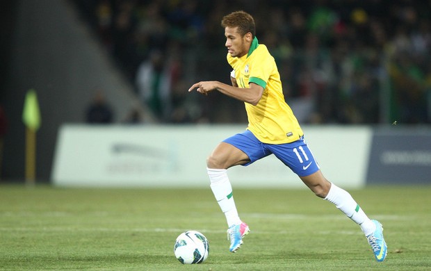 Neymar em ação (Foto: Mowa Press)