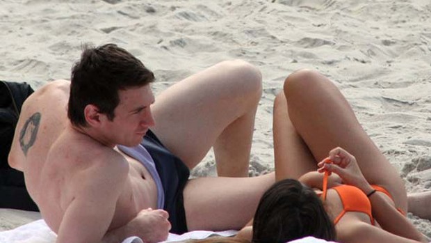 messi tatuagem  praia (Foto: Reprodução)