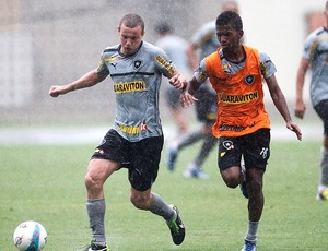 Marcelo Mattos treino Botafogo (Foto: Guito Moreto / Agência O Globo)