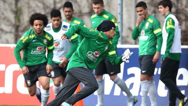 Neymar brasil treino (Foto: Mowa Press)