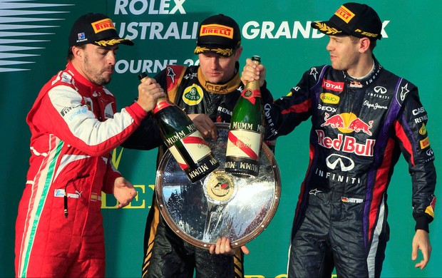 Kimi Raikkonen lotus Fernando alonso ferrari sebastian vettel RBR pódio GP da Austrália (Foto: Agência Reuters)