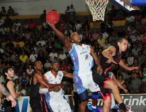 Larry Taylor Bauru Basquete x Joinville (Foto: Sérgio Domingues/HDR Photo)